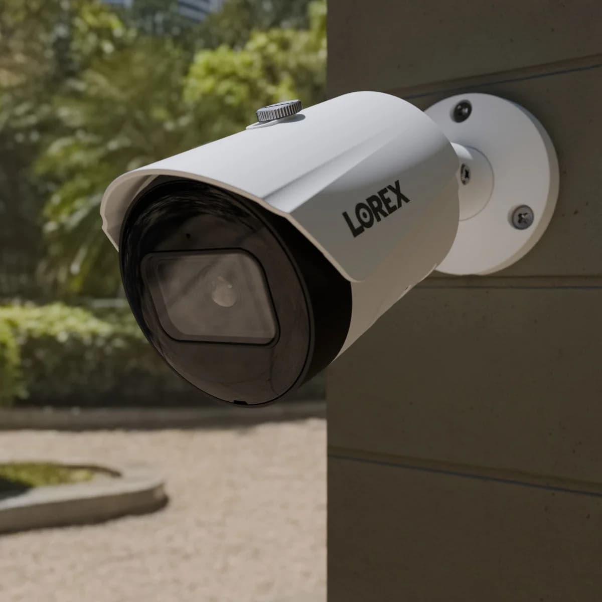 Lorex Fusion Series 4K+ 16 Channel (8 Wired + 8 Fusion Wi-Fi) 2TB Wired System with A14 Wired 4K IP Bullet Cameras