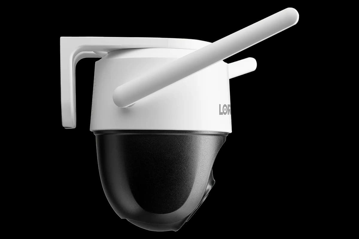 Lorex 2K Pan-Tilt Outdoor Wi-Fi Security Camera (2-Pack)