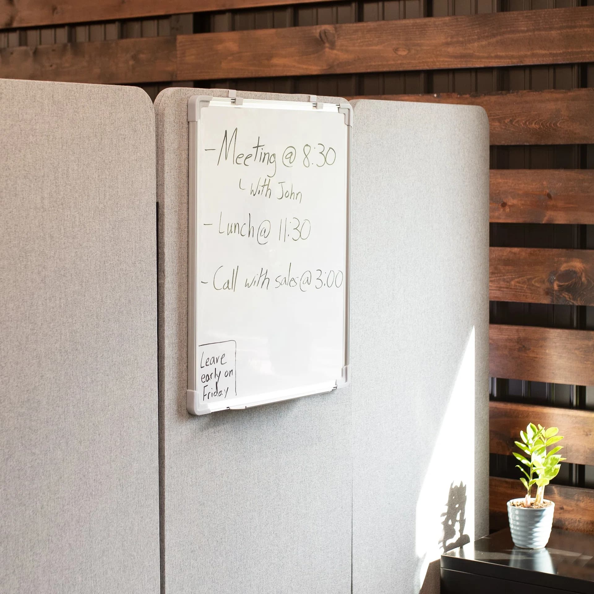 Hanging 24" x 20" Whiteboard
